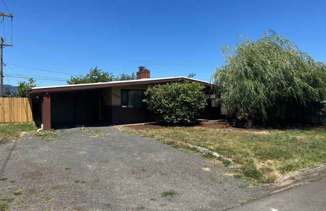 Beautifully updated 2 bedroom 1 bath home with a huge bonus room! photos photos