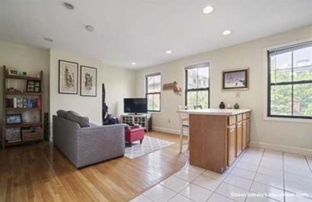 28 Milford St. photos photos
