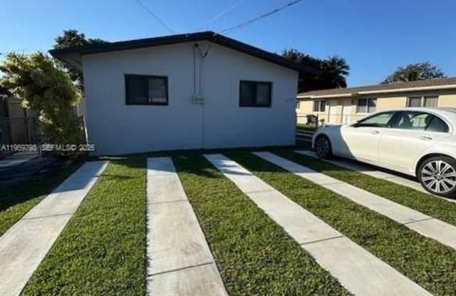 6750 SW 21st St photos photos