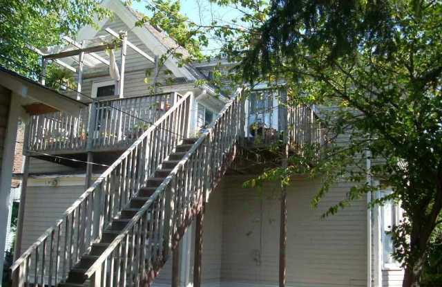 835 Ashland Avenue Gallery 3