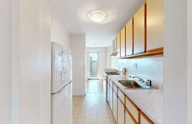 2940 W 5th St # 17S Gallery 4