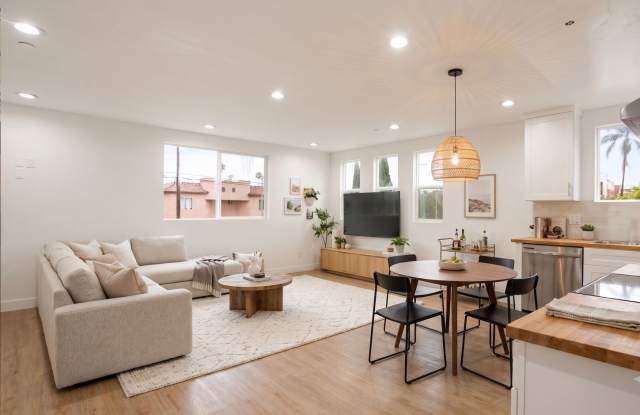 443 N Heliotrope Dr #A Gallery 4