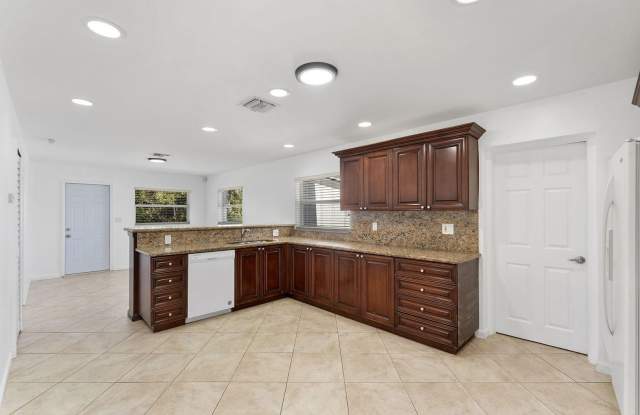 105 NW 7th Court, Deerfield Beach, FL 33441 photos photos