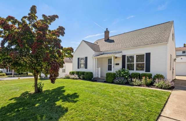 Updated 3 Bed, 2 Bath Ranch with Garage and Basement – Akron 44312 Gallery 1
