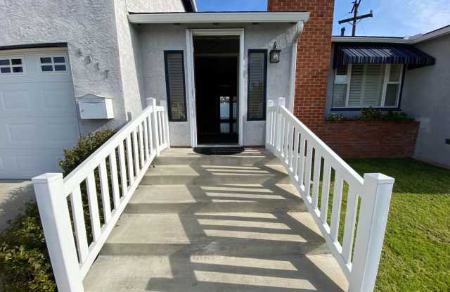 8BD/4BA on Rockford! POOL & SPA! Gallery 4