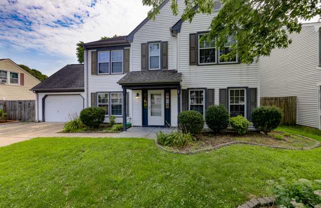 Comfortable 2-story, 4 bedroom, 2.5 bathroom home available in Hunt Club Forest in Virginia Beach! Gallery 4