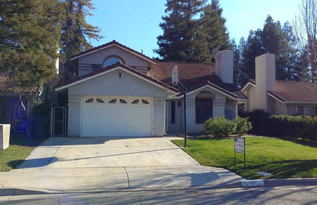 2 Story home in NE Fresno, Clovis Schools and near shopping centers. - 8874 North Barton Avenue, Fresno, CA 93720