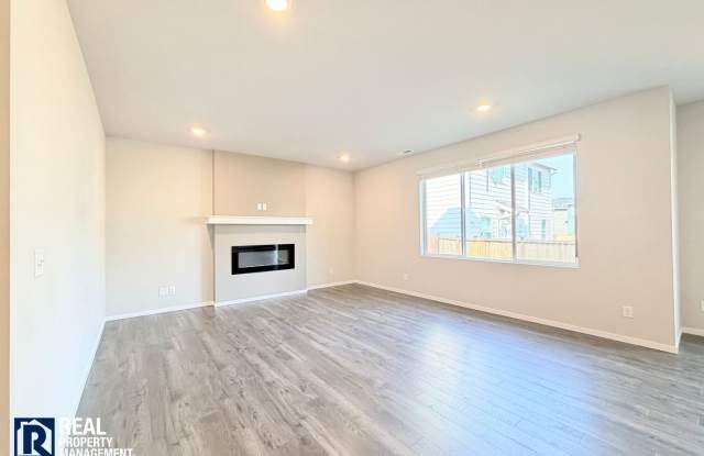 Rare Opportunity! Beautiful 5BR Home in Prime Puyallup Location Gallery 4