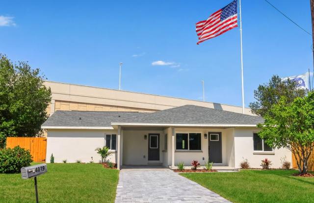 Remodeled 3 Bedroom, 2 Bathroom + Bonus Room Home in South Tampa! photos photos