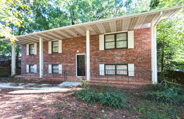 2830 LA JEAN Drive - 2830 Lajean Dr, Fulton County, GA 30349