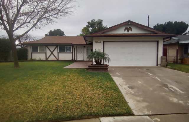 Nicely remodeled 3 bedroom 2 bath home with a huge yard! photos photos