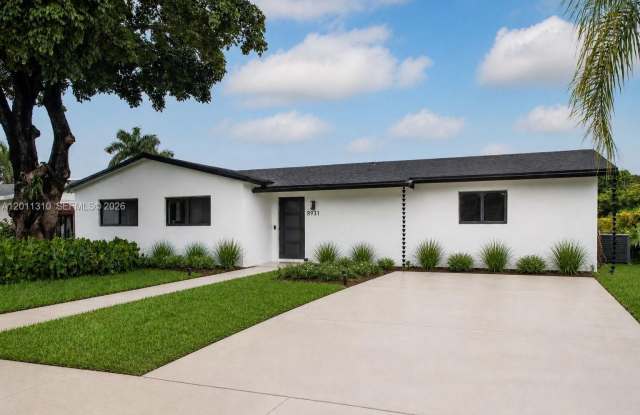 8931 SW 182nd Ter photos photos