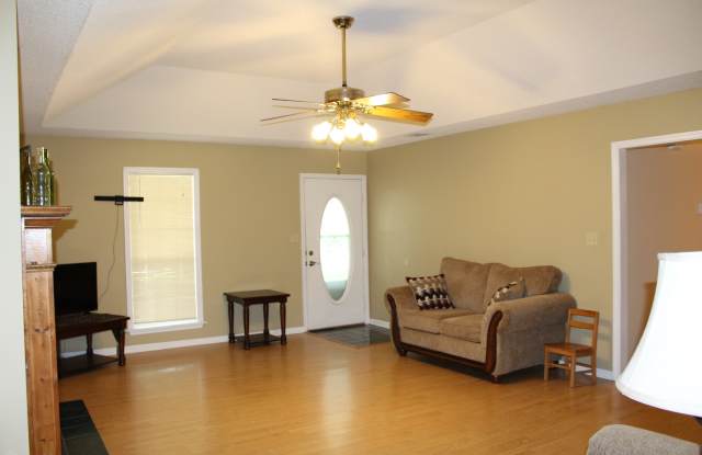 Exquisite 3BR/2BA Home Minutes from Moody AFB with Luxurious Features! Gallery 3