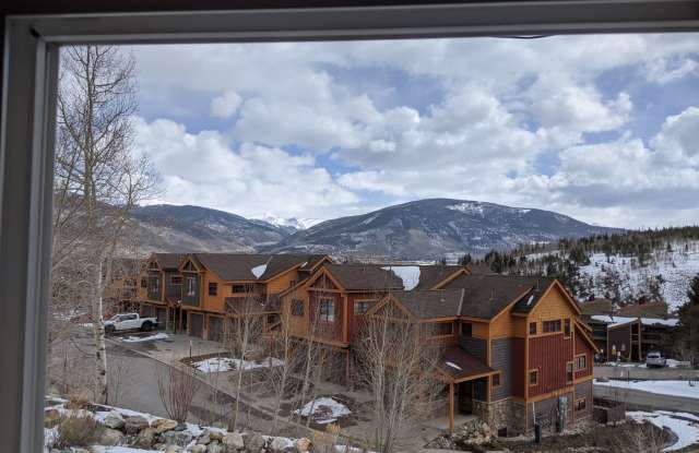 Spacious 3BR/2BA Silverthorne Condo – Prime Mountain Location photos photos Spacious 3BR/2BA Silverthorne Condo – Prime Mountain Location photos photos