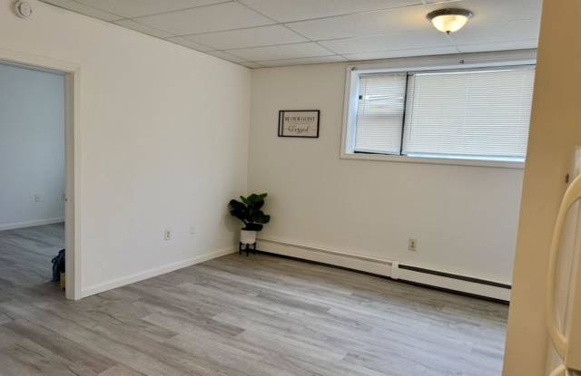 544 Tolland Street Gallery 4