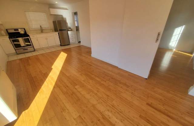130 Roycroft Ave - 130 Roycroft Avenue, Long Beach, CA 90803