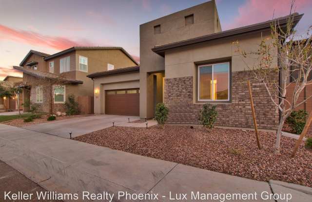 1747 West Jeanine Drive Gallery 2