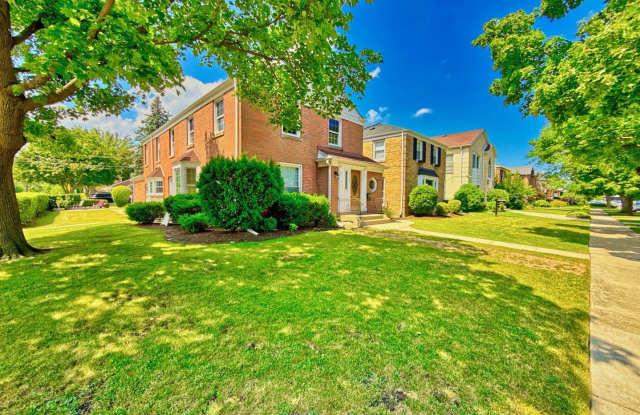 6700 N Monticello Avenue photos photos