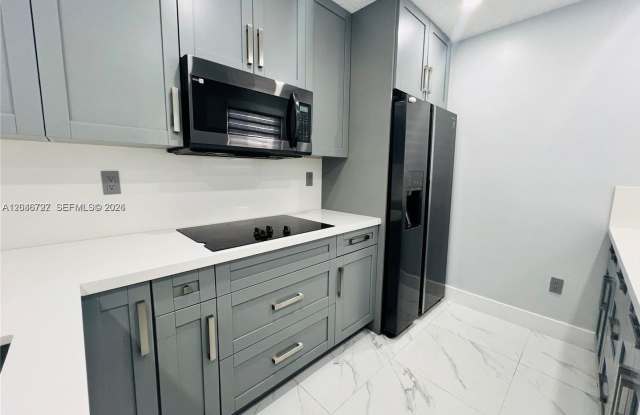 12526 NW 11th Trail 207, Miami, FL 33182 - 2468 Gallery 1