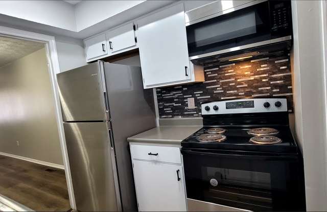 Beautiful 2 bedroom 1.5 bath Condo with attached 2 Car Garage photos photos