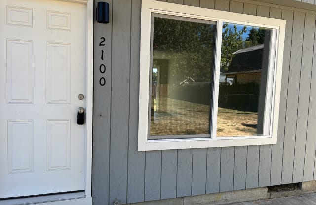 2100 Southeast Jefferson Street - 2100 photos photos
