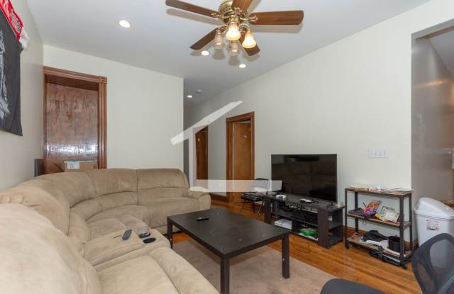 3bed 2bath unit in Brookline - 21 Gibbs Street, Brookline, MA 02446