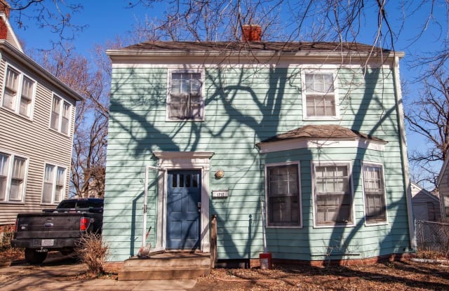 1712 Laramie St. - 1712 West Laramie Street, Manhattan, KS 66502