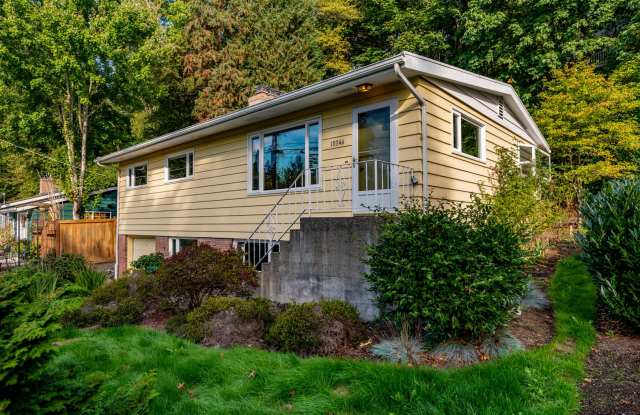 Spacious 3BR+/2 BA Home in Quiet North-End Neighborhood (Thornton Creek) photos photos
