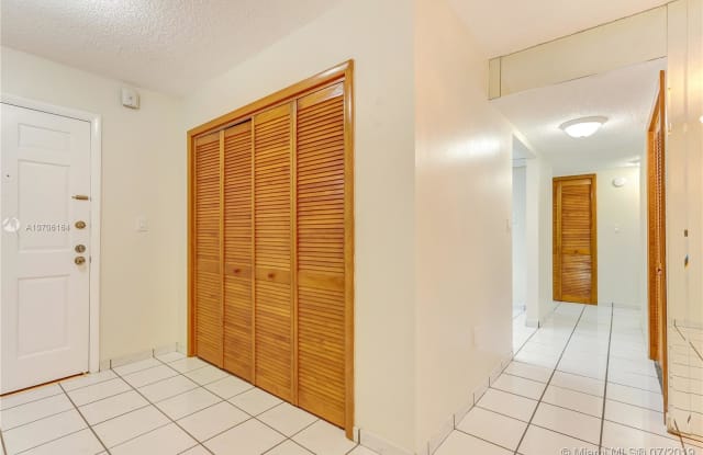 130 NW 87TH AVE - 130 NW 87th Ave, Fountainebleau, FL 33172