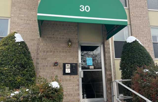 30 CANTERBURY Square unit: 202 - 30 Canterbury Square, Alexandria, VA 22304