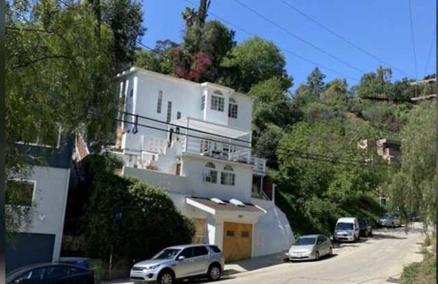 613 Museum Dr photos photos