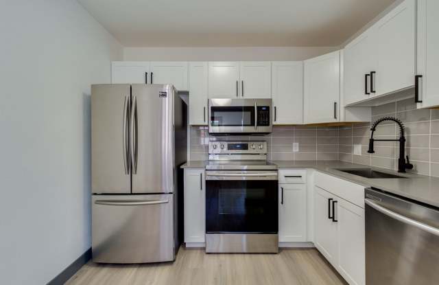 Old Town Scottsdale - One Bedroom w/ Private Patio! Gallery 2