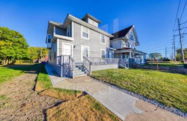 622 North Mulberry Street - 622 North Mulberry Street, Muncie, IN 47305