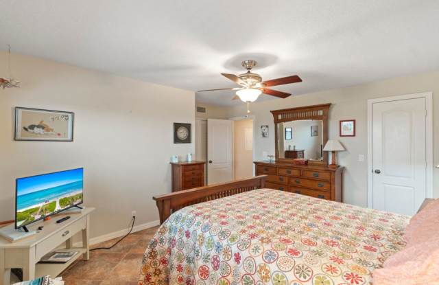 2615 Northeast 1st Court Gallery 2