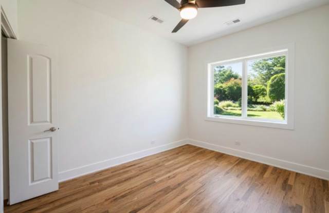 1742 North California Gallery 3