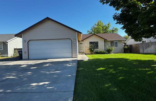 Fully Renovated Home in Crossroad Neighborhood! Gallery 1