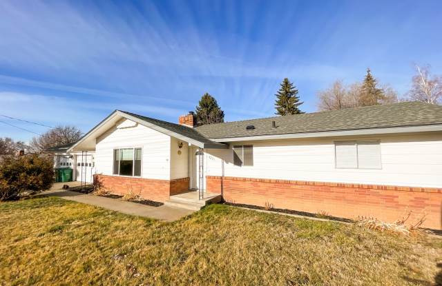 3 Bedroom, 2 Bath - Home in Moyina Heights photos photos
