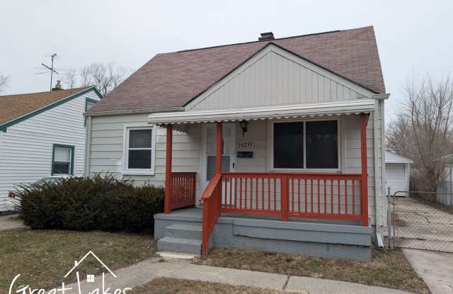 Cozy 4 Bedroom 1 Bathroom now available for rent photos photos