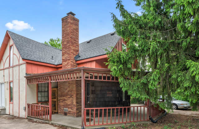 803 E College St. photos photos