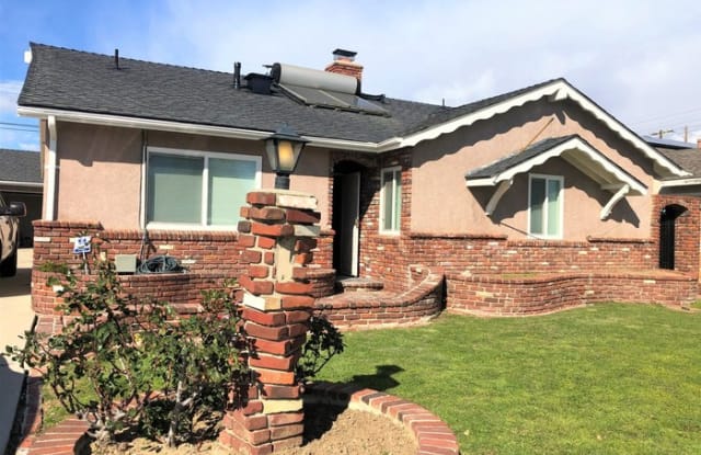 527 East Dolores Street - 527 East Dolores Street, Los Angeles, CA 90744