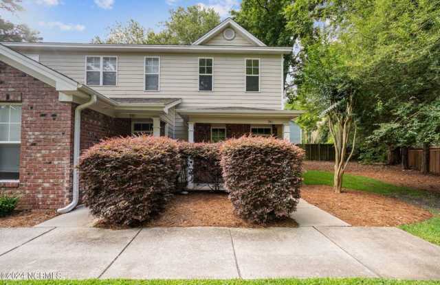 2 Bedroom 2.5 Bathroom Townhouse in Wilmington photos photos