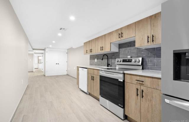 964 ST JOHNS Place Gallery 1