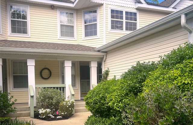 40 Commodore Circle photos photos