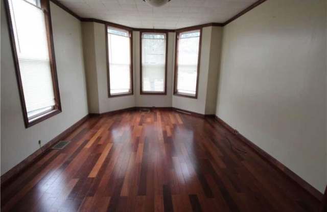 Charming 3-Bedroom Home for Rent in Watertown Gallery 4