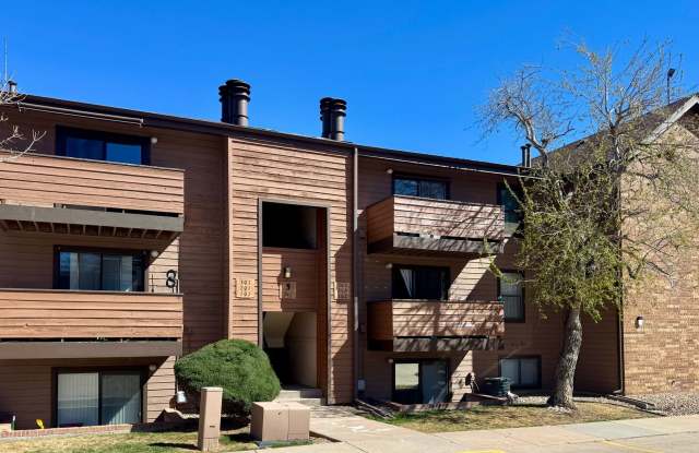 Lovely 1 Bedroom, 1 Bathroom Lakewood Condo! Community POOL!!! photos photos Lovely 1 Bedroom, 1 Bathroom Lakewood Condo! Community POOL!!! photos photos