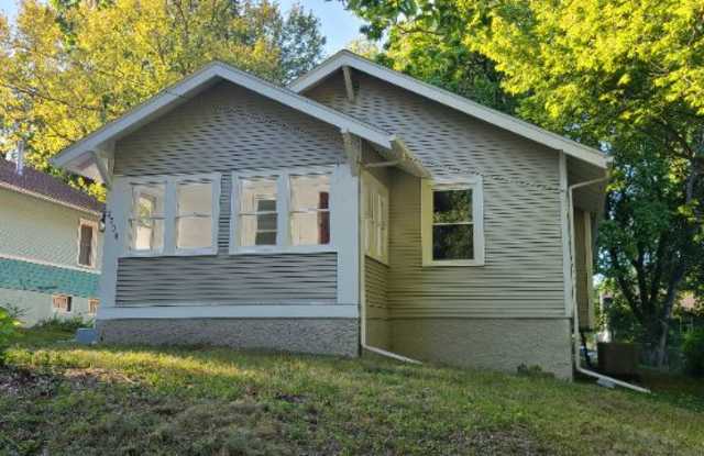 2736 Mondamin Ave Gallery 3