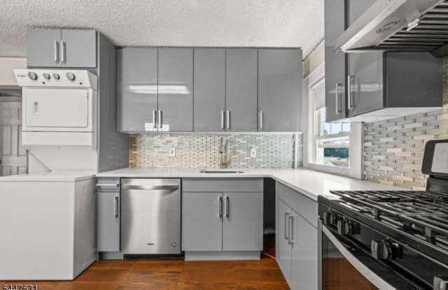 22 Meeker Pl Gallery 1