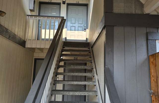 Upper Floor 2 Bedroom with Carport Gallery 4