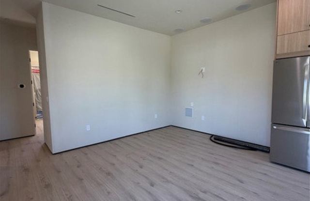 13720 Collins Street Gallery 1