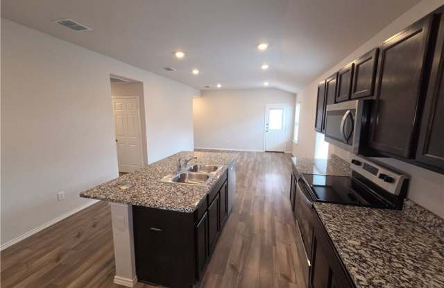 1049 Velvet Court Gallery 4